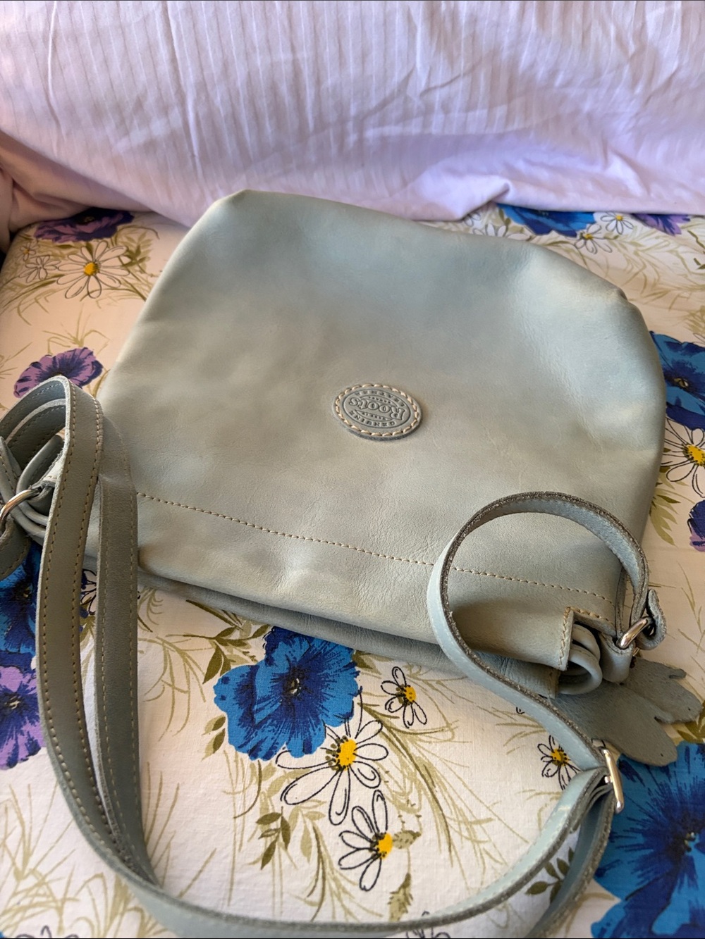 Roots Mint Green Leather Crossbody Bag - Picture 12 of 14